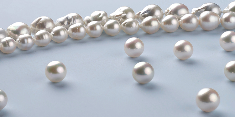 Choosing Your First Pearl Necklace